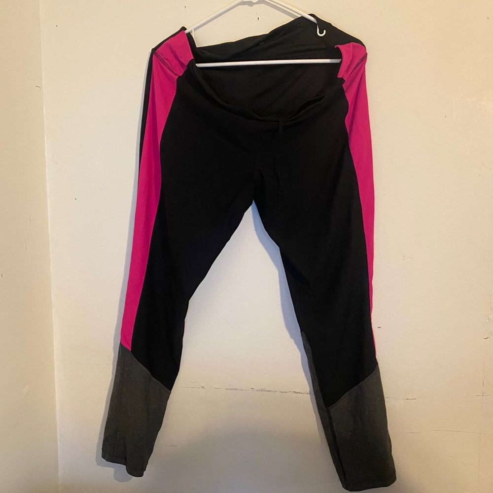 Women’s athletic pants